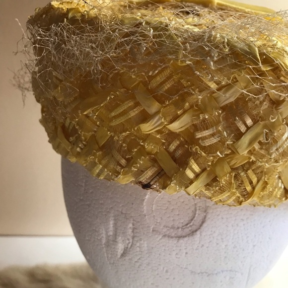 Vintage 50s Womens Yellow Straw Pillbox Hat - Picture 5 of 9